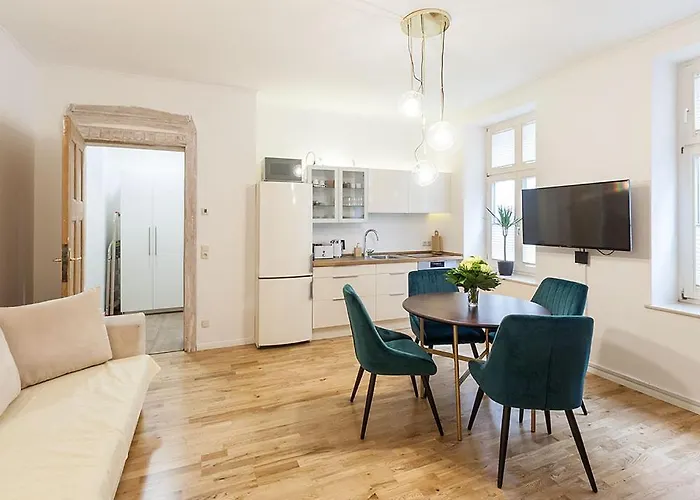 Stilvoll & Ruhig - Zentrale Top-Lage - King Bett